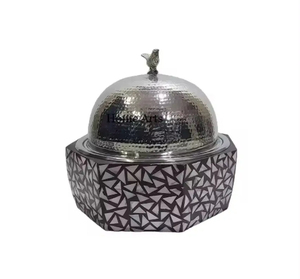 Casserole extérieure en bois rouge moderne en métal isolé parfait pour les services de restauration d'hôtel et d'événement - Product Image 4