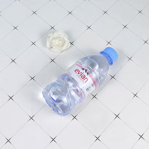 Agua de manantial natural a granel en envases de 10 litros tipo Bag-in-Box para eventos de catering, servicios de alimentos y uso en cocinas comerciales - Product Image 3