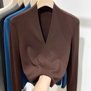 Camiseta de manga larga de lana de doble cara con cuello en V para mujer, camiseta de capa Base de silueta suave adelgazante versátil de Color sólido - Product Image 3