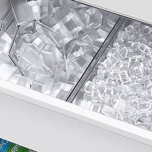 Réfrigérateur à portes françaises 4 portes (29 pi³) Panneaux de table en verre (ft.) avec dessus en verre central – Finition bleu matin - Product Image 3