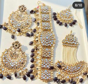 Ensemble de bijoux miroir avec collier, boucles d'oreilles, Maangtikka et Tikka latéral, un ensemble très impressionnant par Meetali Creation - Product Image 2