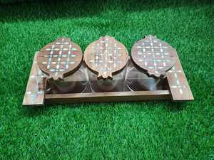 แม่ของไข่มุกถาดหวายหวายล่าสุดพร้อมฐานไม้ฝังมุกและใส่ที่จับสำหรับผลไม้ที่เสิร์ฟโดย fwe - Product Image 2