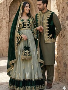 Vestido Tradicional Afgano Bohemio Vintage para Pareja Pashtun, Hecho a Mano, Ropa Étnica Cultural para Bodas, Personalizable, Largo hasta el Suelo - Product Image 2