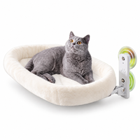 Lit pour chat Yangyangpet en peluche crème, ovale, à fixer sur fenêtre avec ventouses