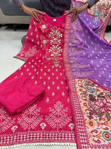 Gorgeous Pure Hand Work & Gota heavy Work Kurti Set con bordado con elegantes detalles de espejo Ladies Kurta Pant - Product Image 6