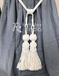 Cortina de algodón con borlas de estilo contemporáneo, cortina con borlas de algodón hechas a mano, suministro y fabricación a granel de refractex, hecha en la India - Product Image 4