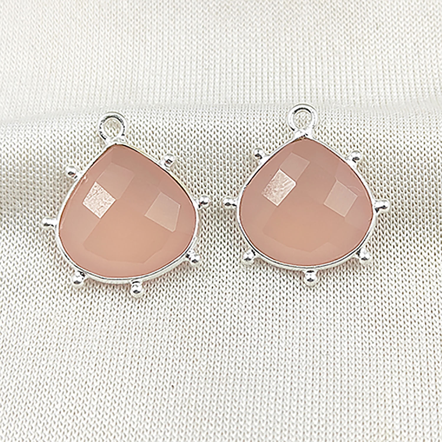 เงินคาลซิโดนีสีชมพู