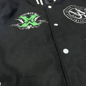 Veste universitaire pour homme avec lettres brodées, col montant, motif uni, fermeture à bouton unique, 100% laine, streetwear d'hiver, devant - Product Image 4