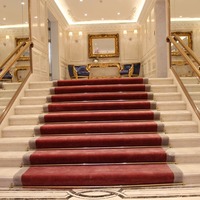 Moquette d'escalier Axminster fabriquée à partir de 80% de laine de Nouvelle-Zélande et de 20% de nylon 6, sensation confortable sous les pieds pour les escaliers d'hôtels de luxe