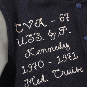 แจ็กเก็ตเลตเตอร์แมนสำหรับผู้ชายเสื้อเบสบอลบอมเบอร์เคลือบด้านหน้าอบอุ่นผ้าปักโลโก้ - Product Image 5