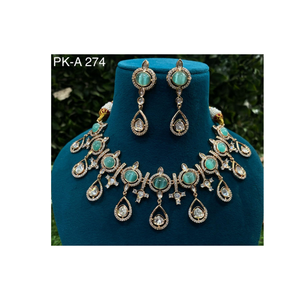 Élégant ensemble de bijoux de mariée Kundan avec diamants américains Superbe collier et boucles d'oreilles en laiton pour les mariages et les célébrations - Product Image 1