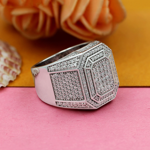 Bague de mariage hip-hop personnalisée pour homme avec moissanite, plaquée rhodium argenté, sertie à griffes pour une brillance audacieuse et une élégance - Product Image 4