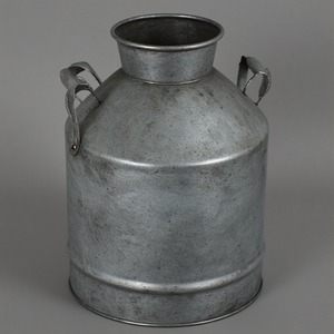 กระป๋องนมกัลวานิกตกแต่งแนววินเทจที่มีตัวถังทนทานเหมาะสำหรับห้องครัวบ้านกลางแจ้งสวนคาเฟ่และพื้นที่ชนบท - Product Image 5