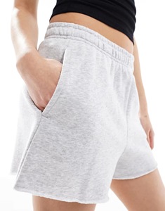 Shorts de sport pour femmes en coton molletonné 100% respirant à séchage rapide avec taille élastique, logo imprimé DTF personnalisé en gros - Product Image 5