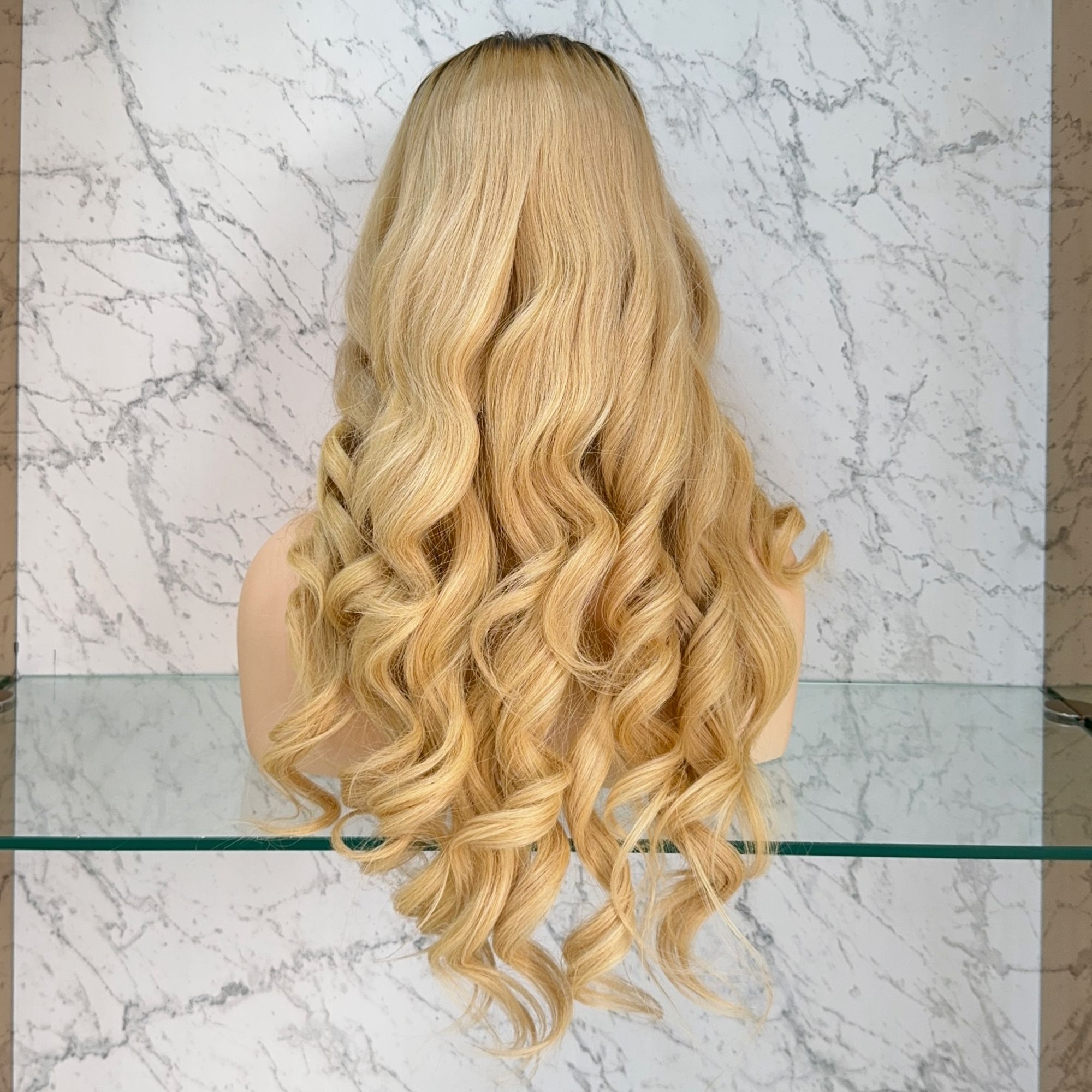 สีบลอนด์