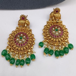 Pendientes Elegantes Chapados en Oro de la Mejor Calidad, Estilo Tradicional para Mujeres y Niñas, para Looks de Noche, Colección para Bodas - Product Image 1