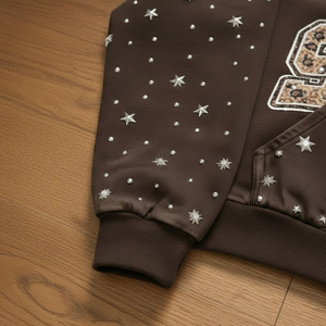 Fabricant de survêtements streetwear en molleton French Terry, ensemble personnalisé de pantalon de survêtement et de sweat à capuche, survêtements effet délavé et ornés de strass - Product Image 4