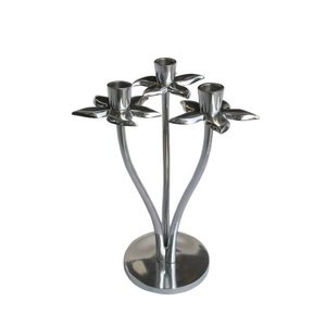Portavelas Votivo Único de Aluminio Plateado Hecho a Mano para Decoración del Hogar, Ocasiones de Pascua, Personalizable, Crea un Ambiente Romántico - Product Image 3
