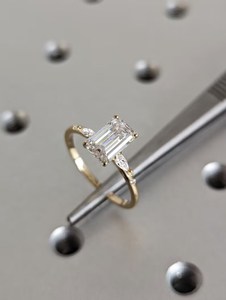 Bijoux de fiançailles et de mariage élégants en or jaune 14kt Style simple VS diamant cultivé en laboratoire émeraude poire blanche pierres incolores - Product Image 4