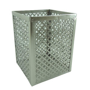 Vaisselle Décoration Lot de 2 Bougie Votive Carrée en Métal de Taille Moyenne, Couleur Argent, Nickel, Porte-bougie pour Décorations Fait à la Main - Product Image 1