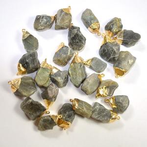 Pendentif en pierre précieuse Labradorite en argent Sterling 925 de haute qualité plaqué or bijoux de Style mignon pour les acheteurs soucieux de la mode - Product Image 1