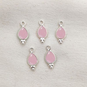 Charmes en chalcédoine rose en forme de poire sertis à la main, pendentif en argent sterling serti de chalcédoine rose taillée en briolette, fabrication de bijoux en vrac - Product Image 1