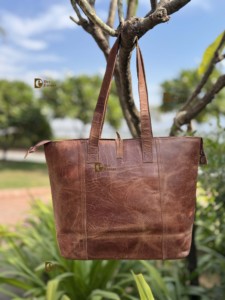 Latest Arrival Cowhide Fur Leather <b>Tote</b> <b>Bag</b> Stylish Purse Hair on Hide Fur Hot Sale Designer <b>Bags</b> for Women's Multi Use - Product Image 4