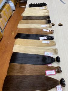 Trama de cabello virgen brasileño Remy 100%, extensión de cabello liso/ondulado/rizado alineado con cutícula de 10-28 pulgadas - Product Image 3