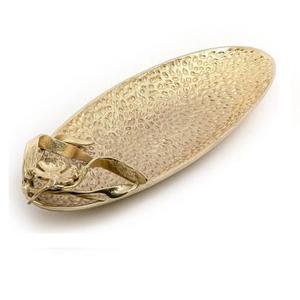 Plateau de service en métal doré avec motif de feuille pour servir des plats, des fruits, du chocolat et des bonbons dans les restaurants, les cafés et les hôtels - Product Image 1