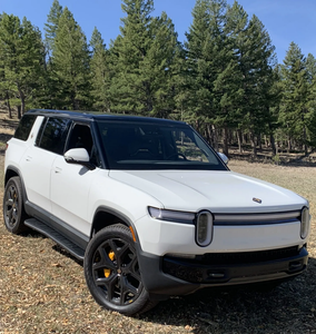 LISTO PARA CONDUCIR - USADO, VOLANTE A LA IZQUIERDA |   2025 RIVIAANNSS R1S ASCENNDD TRI MAXXXSS - Product Image 1