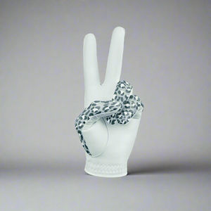 Los guantes de golf de cuero Cabretta para mano izquierda Premium más vendidos con logotipo personalizado de piel de oveja de calidad elegante Aplicabilidad deportiva - Product Image 4