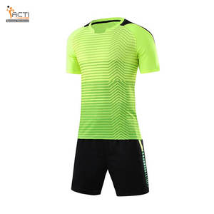 Precio barato impresión por sublimación uniforme de fútbol nueva llegada uniforme de fútbol personalizado para hombres - Product Image 1