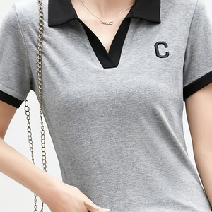 T-shirt en coton respirant avec logo personnalisé de haute qualité pour femmes à manches courtes Design uni Toutes les saisons Options de cou de broderie personnalisées - Product Image 3