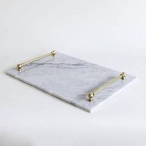 Plateau de service en résine fait main avec effet marbré, riche en tonalités élégantes, surface polie lisse à très bon prix - Product Image 1