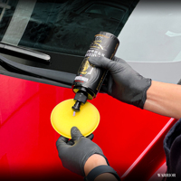 Obtenez une forte brillance en utilisant une cire de détail de véhicule de qualité supérieure