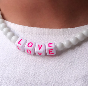 Collar con cuentas personalizado, collar de verano con nombre personalizado, bandana con cuentas de acrílico blanco - Product Image 2