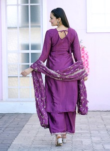 Traje de Chinon bordado de nuevo diseñador con trabajo bordado de secuencia y trabajo de piedra Stich completo con elástico - Product Image 5