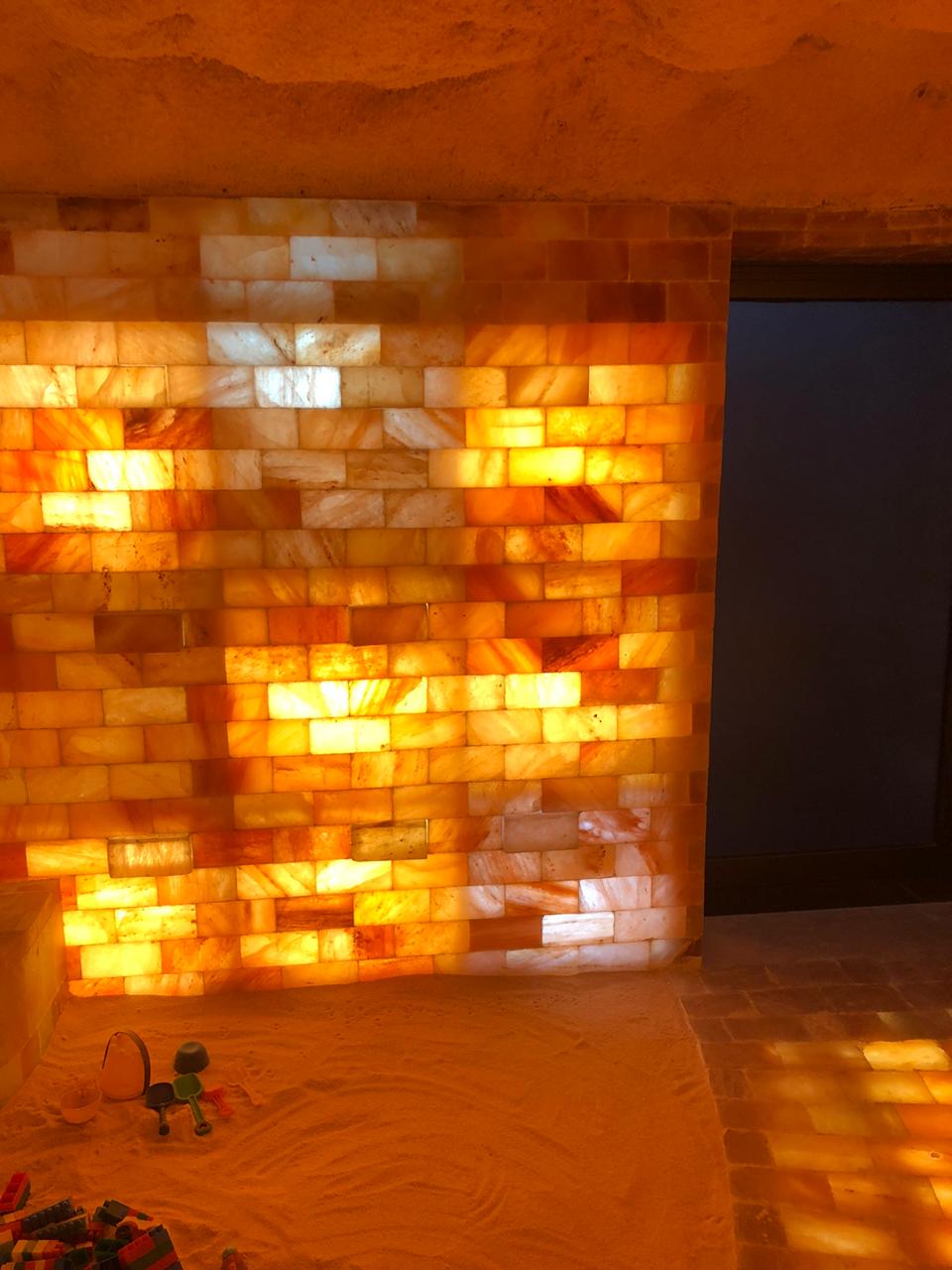 Why is Himalayan Salt Pink Obelisk Lamp Leaking: Causes Explained