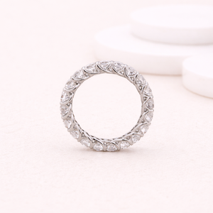 Anillo de boda de eternidad completa con diamante cultivado en laboratorio de corte redondo certificado por IGI, engaste en U, en oro amarillo/blanco y rosa de 14 quilates - Product Image 2