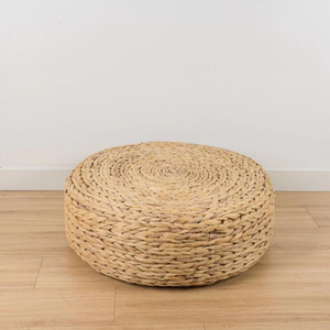 Pouf rond en jacinthe d'eau naturelle tissé à la main léger durable écologique idéal pour s'asseoir repose-pieds ou accent moderne - Product Image 1