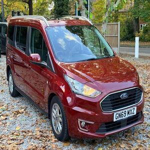 USADO LHD/RHD 2019 F0RD GRAND TOURNEO CONNECT 1,5 TITANIUM POWERSHIFT - Product Image 1