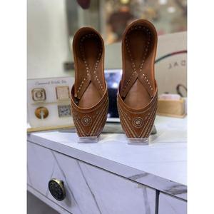 Zapatos de Cuero Personalizados para Mujer, Bordados, a la Moda, Ligeros, Cómodos, con Logotipo Personalizado, Calzado para Fiesta, Hecho en India - Product Image 2