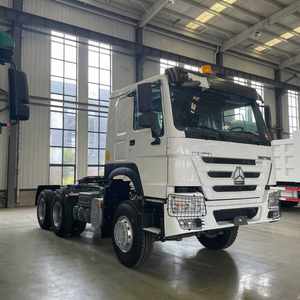 Camión Tractor con Motor Diésel de Aproximadamente 400 HP, Norma de Emisiones Euro 2, Apto para Transporte de Carga a Granel y Contenedores - Product Image 3