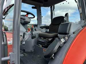 Tractor Kubota M4D-071HDC12 2021: Potencia y Versatilidad Excepcionales para Cada Tarea Agrícola - Product Image 6
