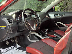 Hyundai Veloster RE 2013 Usado, Volante a la Izquierda - Product Image 4