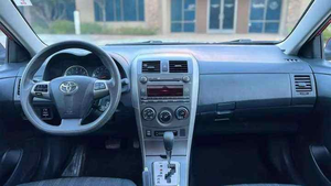 Toyota Corolla S 2024 à vendre - Volant à gauche, sièges en cuir, caméra de recul, écran tactile, phares au xénon - Product Image 3