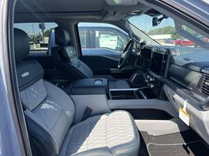 Ford F450 Limited FX4 Usado 2024 - Product Image 2