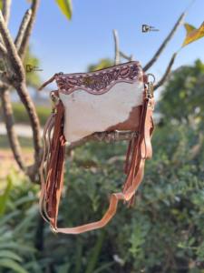 Nuevo Bolso de Mano de Cuero con Flecos Tallados a Mano por Diseñador, Elegante Bolso de Cuero Vacuno con Pelo, Color Bronceado, Bolsos Multiusos para Mujer - Product Image 4