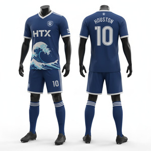 100% Polyester Football Football Uniforme Ensembles Joueur Nom Lettre Options V-cou Respirant Séchage Rapide Haute Qualité OEM Service - Product Image 1