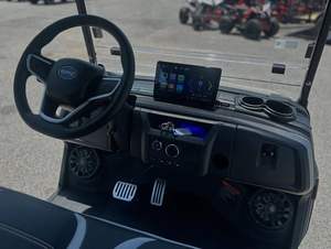 Carrito de Golf Eléctrico de 4 Ruedas, Entrega Rápida y Confiable, 3-4 Asientos, 30-50 km/h, Frenos de Disco Delanteros, Autonomía de 30-50 km, Utilitario Turístico - Product Image 5